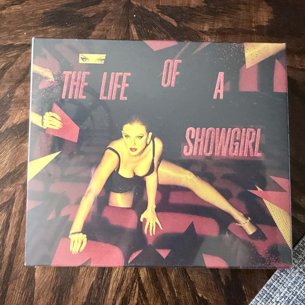 Taylor Swift limited edition “It’s Frightening” deluxe cd